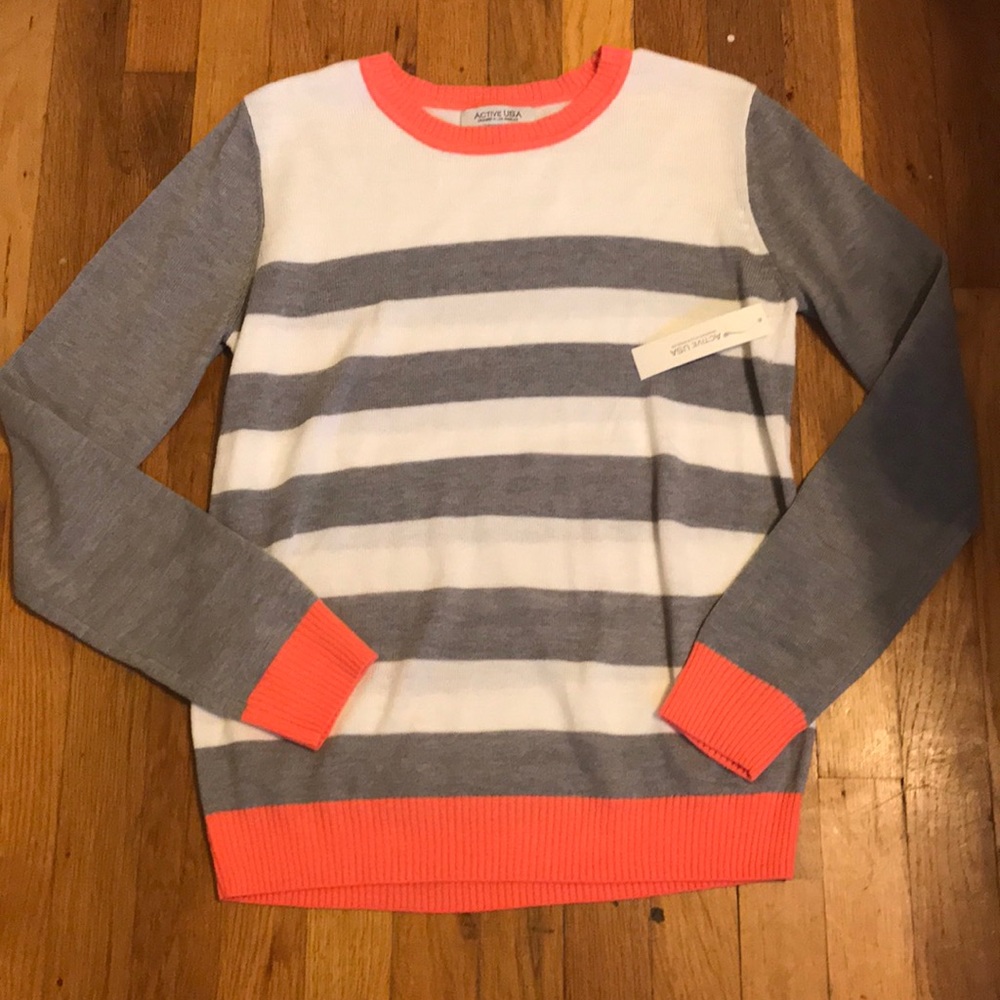 NWT Lightweight Sweater Size L